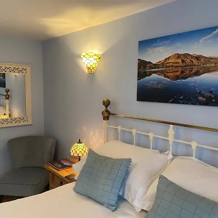 Lakeland Snug *
